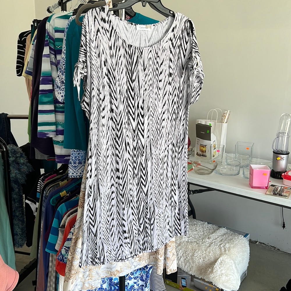 Calvin Klein Dress- black/white pattern. Size M/L. Shoulder=cute detail, ties.